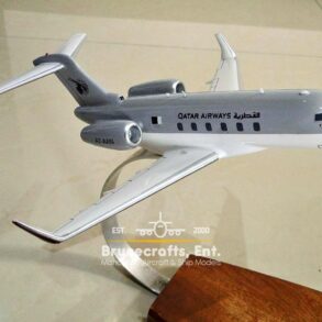 Model of Challenger 300 Qatar Airways A7-AAN with detailed craftsmanship.